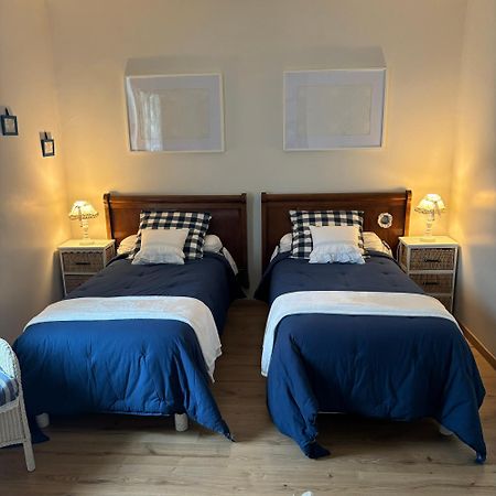 Chambres D'Hotes Le Tilleul Saint-Hilaire-des-Loges Exteriör bild