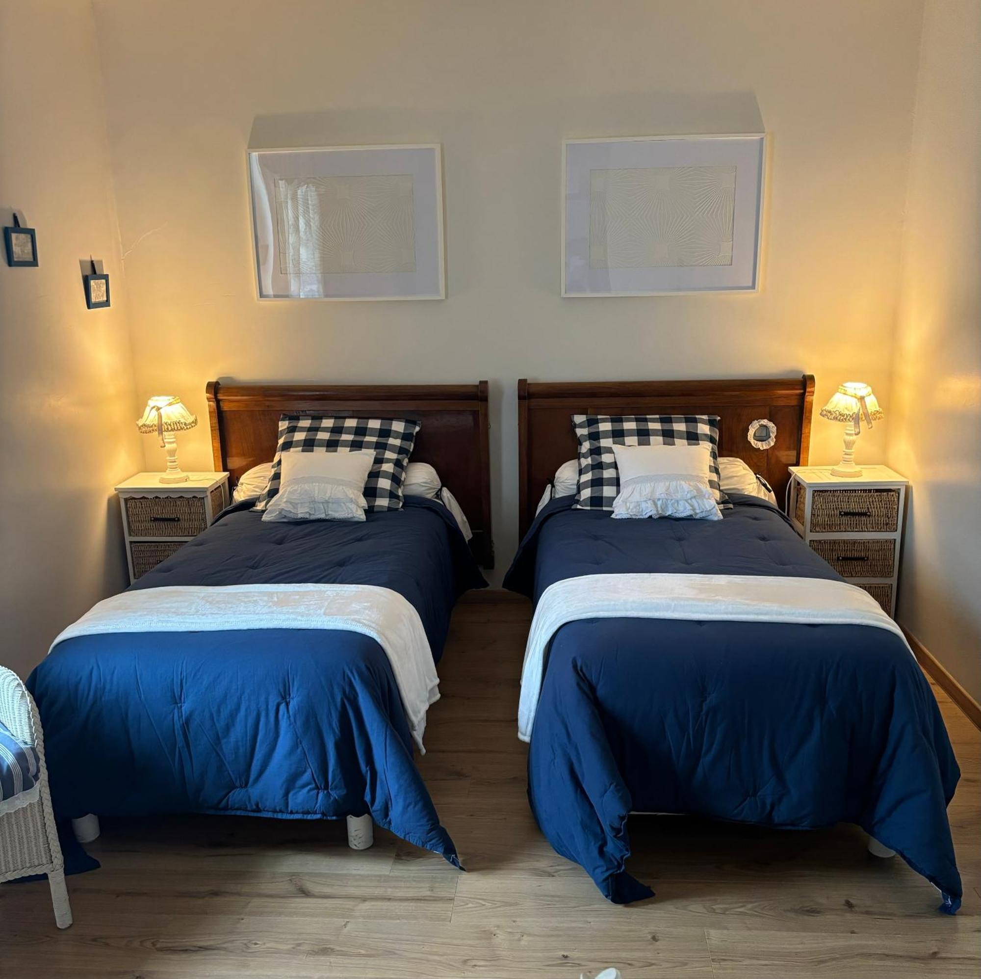 Chambres D'Hotes Le Tilleul Saint-Hilaire-des-Loges Exteriör bild